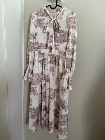 스트라이프 클럽 후카사와 미도리 콜라보 원피스