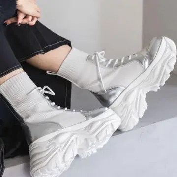 PAGE BOY [ 통굽인데 가벼운 ] 레이스업 삭스 부츠