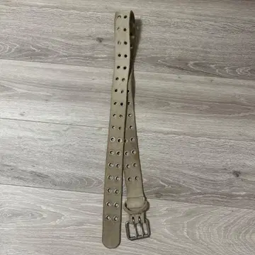 그레이 스웨이드 벨트 구멍 포함