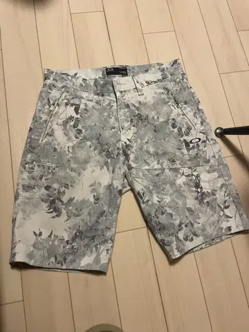 Oakley 플로럴 패턴 하프 팬츠 JPN 32