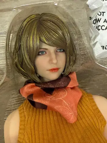 바이오하자드 애슐리 1/6 가동 피규어