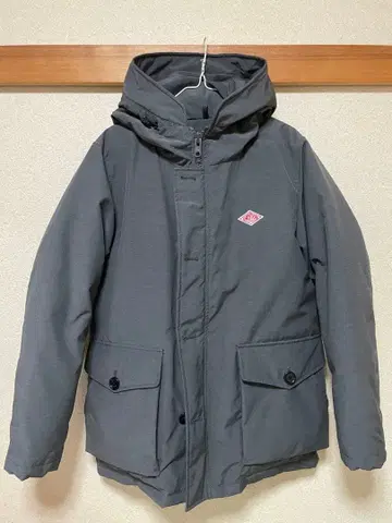 단톤 그레이 다운 자켓 퍼 포함 후드