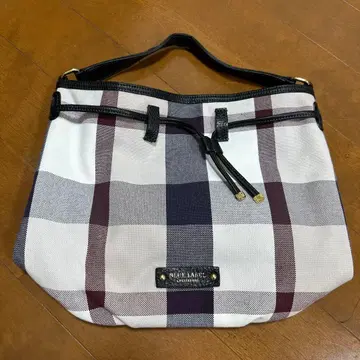 BLUE LABEL 체크 무늬 숄더백