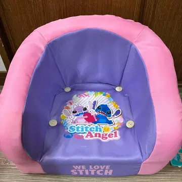 스티치와 엔젤의 쿠션 체어
