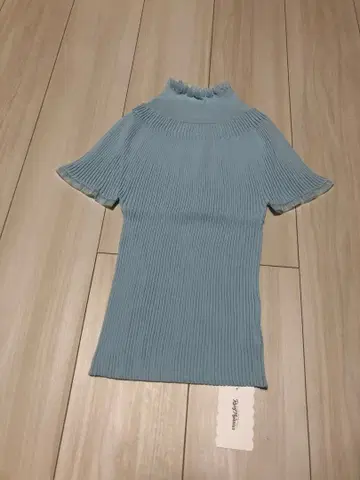 택 포함 새상품 로지몬스터 프릴 하이넥