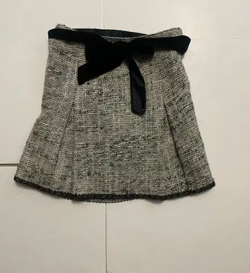 그레이 계열 트위드 플레어 스커트