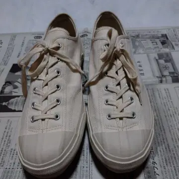 문스타 짐 클래식 크림색 캔버스 스니커즈