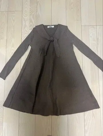 새상품급 FURFUR/퍼퍼 세일러 카라 니트 원피스 브라운