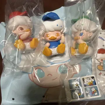 POP MART DIMOO WORLD DISNEY