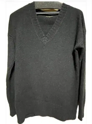 익명 배송 두지엠 클라세 V넥 니트 블랙