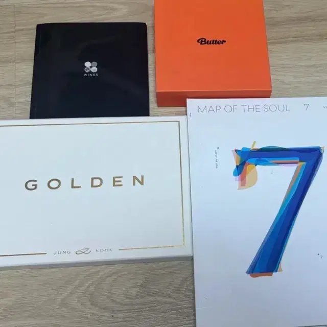 방탄소년단 앨범 WINGS/버터(피치) /골든/ 맵솔 7 팝니다