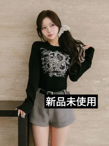 미사용 새상품 다리치 DR 비쥬 플라워 리브 니트탑 BLK