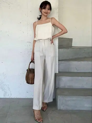 [ 새상품급 ] anuans 백 새틴 스트레이트 팬츠 ECRU