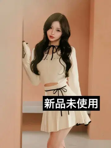 미사용 새상품 다리치 허리 오픈 리본 디자인 니트 미니 원피스