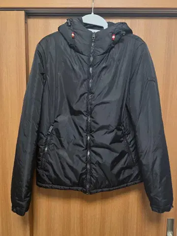 새상품급 BALLY 다운 자켓 후드 부착 남성용 M 나일론 자켓