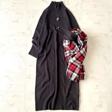 새상품급 저널 스탠다드 부드러운 캐시미어 하이넥 니트 원피스