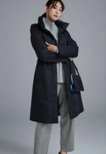 나카타니 미키 착용 ] 심리스 스탠드 카라 다운 코트