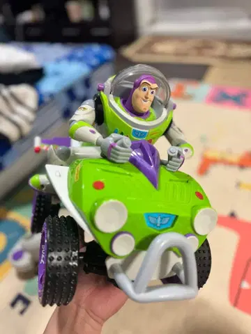 토이 스토리 버즈 라이트이어 RC카