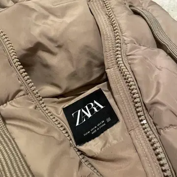 ZARA 후드 부착 베이지 다운 자켓