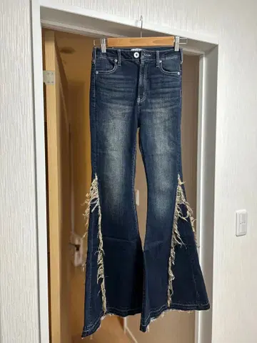 하이웨스트 SIDE 프린지 플레어 데님 팬츠