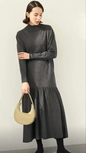 새상품 앙피로 온워드 티어드 니트 원피스 이나토모 씨 착용