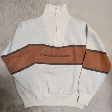 아이보리 하이넥 스웨터 새상품 하자 있음