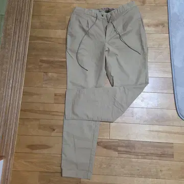 뷰티&유스 유나이티드 애로우즈 테이퍼드 팬츠 L