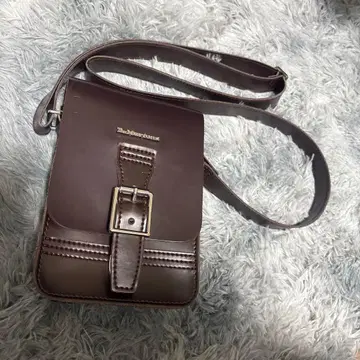 닥터마틴 숄더백 브라운 버건디