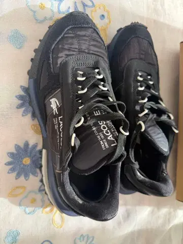 LACOSTE 블랙 스니커즈