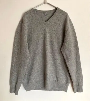 유니클로 캐시미어 V넥 스웨터