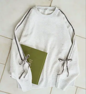 프릭스스토어 한정판 전개 벨로아 리본 라인 속기모 맨투맨 풀오버