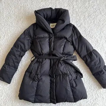 로페 A 라인 다운 코트 숄카라 허리끈 블랙 38 M 사이즈