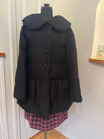 Couture brooch 다운 코트