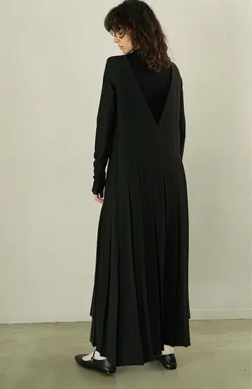 CLANE W FACE PLEATS ONEPIECE