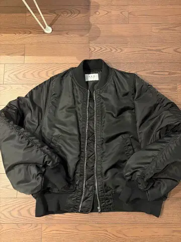 AER/ 블랙 MA-1 자켓