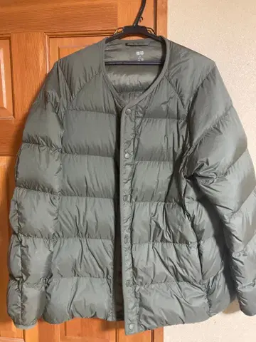 유니클로 리사이클 다운 자켓 올리브 XL/남녀 공용