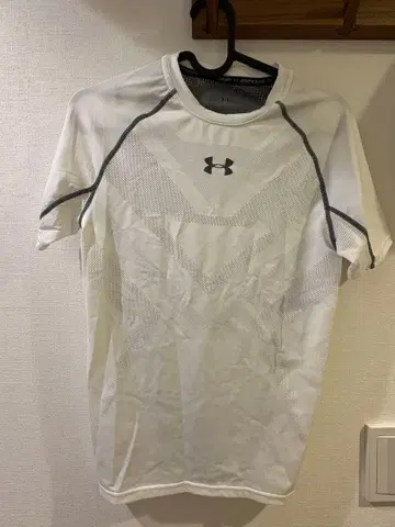 언더아머 남성용 반팔