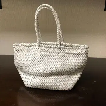 드래곤 화이트 뜨개질 토트백