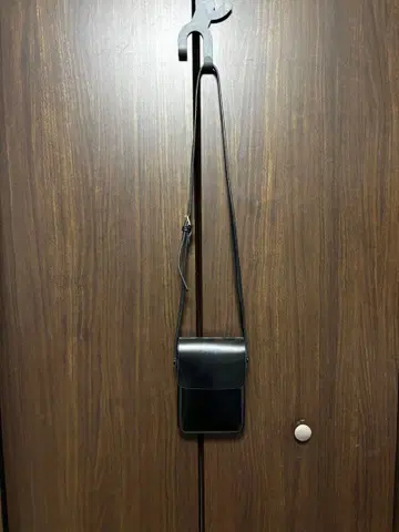 블랙 가죽 숄더백