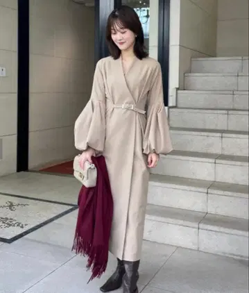 어뉴앙스 볼륨 슬리브 내로우 원피스