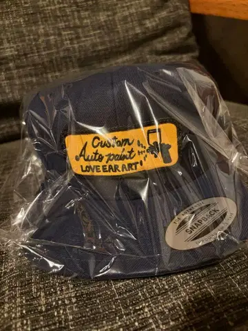 LOVEEARART 네이비 캡