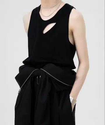 LAPIIS OBLIQUE SLIT LAYERED TANKTOP