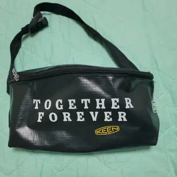KEEN 바디백 TOGETHER FOREVER 블랙
