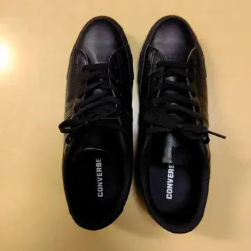 CONVERSE 블랙 스니커즈