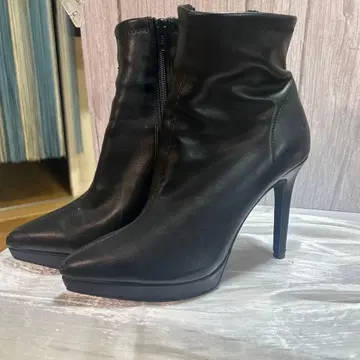 R&E 블랙 부티 힐 10cm