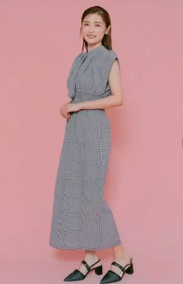 새상품급 하시모토 칸나, 이시카와 리카 착용 셀포드 보타이 타이트 원피스