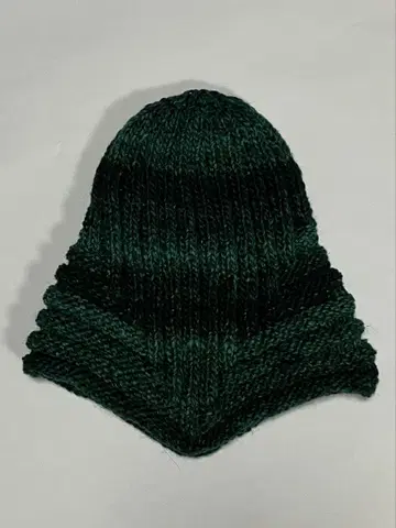 핸드메이드 귀도리 포함 니트 모자 노로 에이사쿠 털실 그린 계열 사용