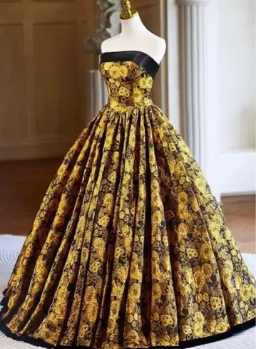 블랙과 금색 꽃무늬 스트랩리스 드레스