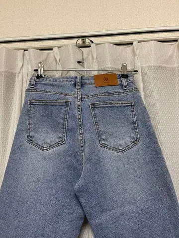 라이트 블루 스트레이트 레그 데님