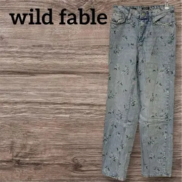한 점뿐인 wild fable 플라워 프린트 데님 팬츠
